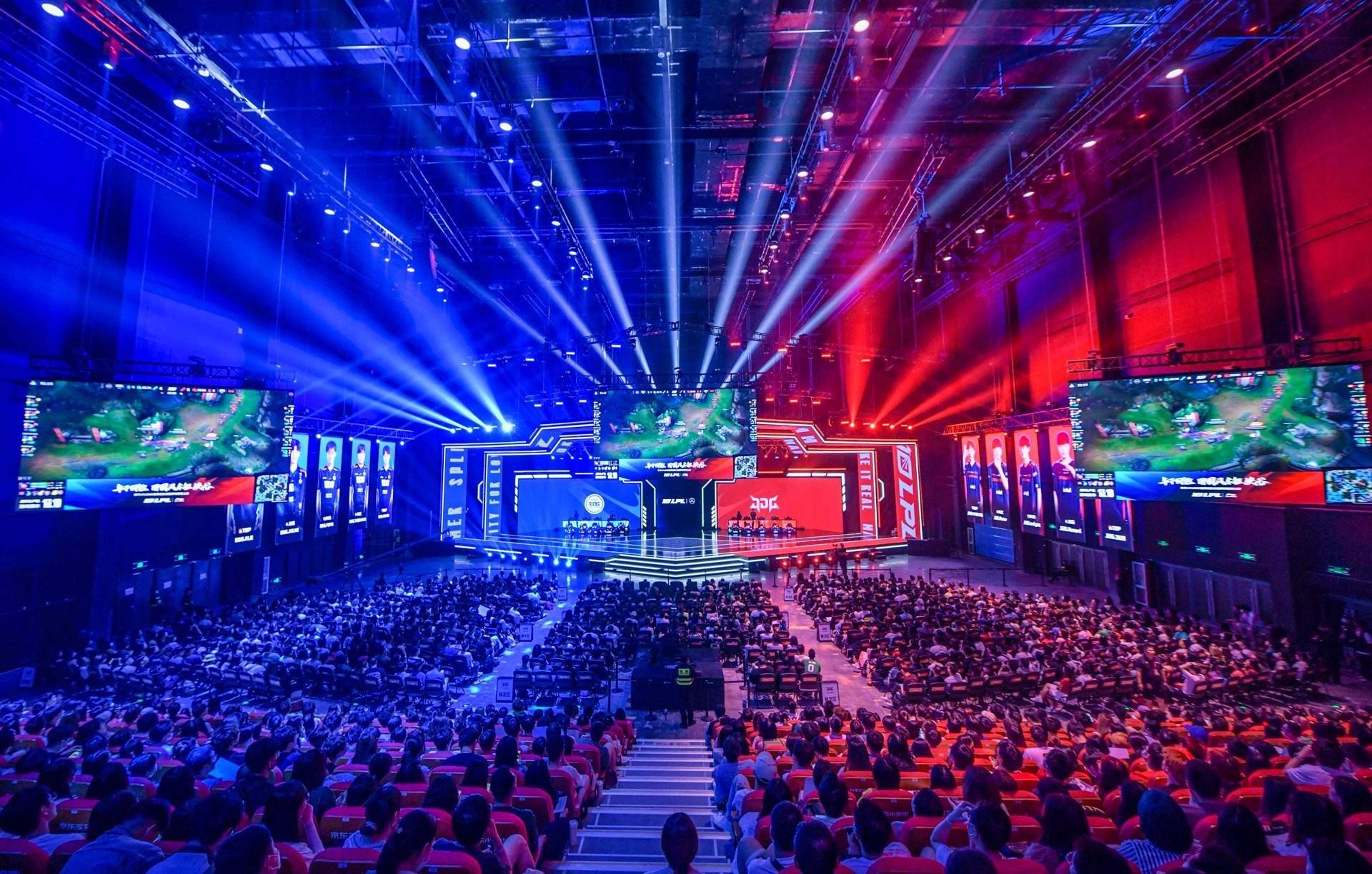 卫冕冠军惨 卫冕冠军惨