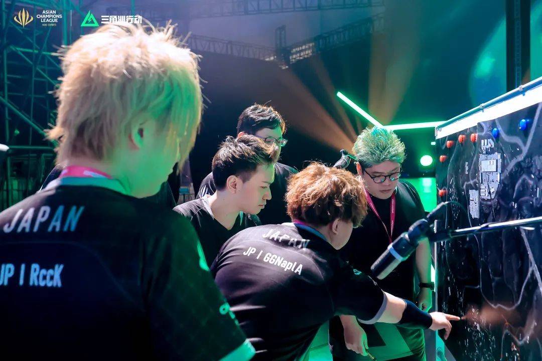 队的较量中 队的较量中