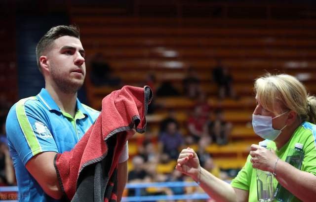 练都全力以 练都全力以